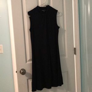 Black sleeveless dress